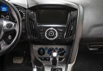 Подержанный автомобиль Ford Focus Sedan 2012 года (15 фото)