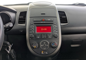 Подержанный автомобиль Kia Soul 2012 года (25 фото)