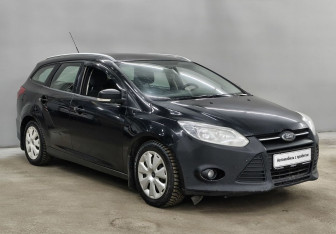 Подержанный автомобиль Ford Focus Wagon 2013 года (3 фото)