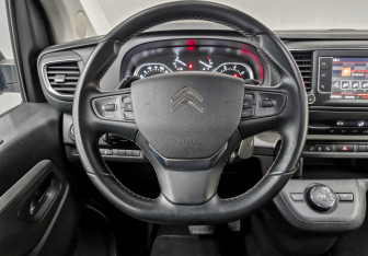 Подержанный автомобиль Citroen SpaceTourer 2019 года (23 фото)