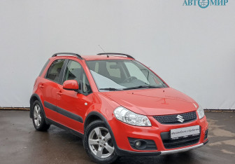 Подержанный автомобиль Suzuki SX4 Hatchback 2013 года (3 фото)