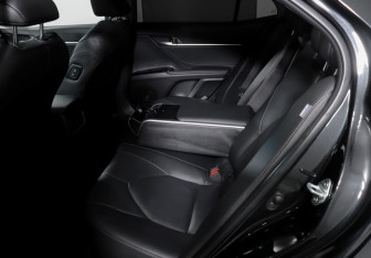 Подержанный автомобиль Toyota Camry Sedan 2023 года (10 фото)