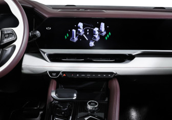 Подержанный автомобиль Geely Monjaro 2024 года (14 фото)