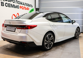 Подержанный автомобиль Toyota Camry Sedan 2024 года (4 фото)