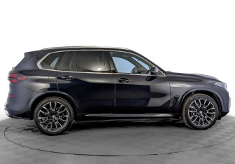 Подержанный автомобиль BMW X5 2023 года (4 фото)