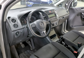 Подержанный автомобиль Volkswagen Golf Plus 2012 года (15 фото)