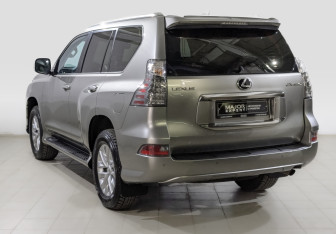 Подержанный автомобиль Lexus GX 2022 года (7 фото)