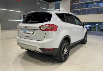 Подержанный автомобиль Ford Kuga 2011 года (4 фото)