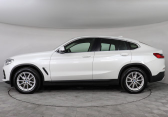 Подержанный автомобиль BMW X4 2020 года (5 фото)