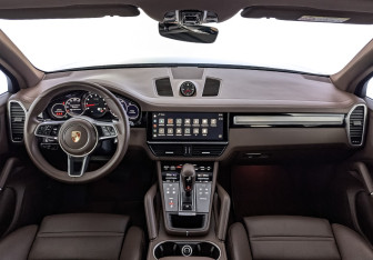 Подержанный автомобиль Porsche Cayenne 2023 года (14 фото)