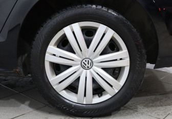 Подержанный автомобиль Volkswagen Jetta Sedan 2015 года (9 фото)