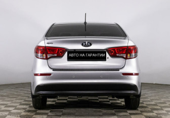 Подержанный автомобиль Kia Rio Sedan 2016 года (4 фото)