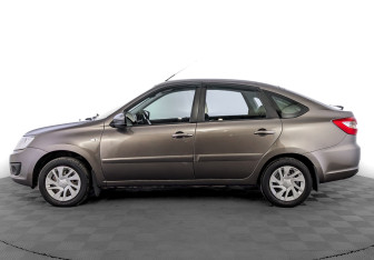 Подержанный автомобиль LADA (ВАЗ) Granta Liftback 2017 года (8 фото)