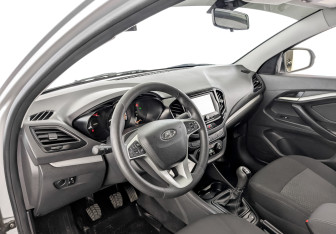 Подержанный автомобиль LADA (ВАЗ) Vesta Sedan 2019 года (16 фото)