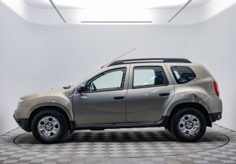 Подержанный автомобиль Renault Duster 2013 года (8 фото)