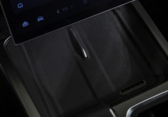 Подержанный автомобиль Jaecoo J7 2024 года (15 фото)