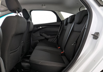 Подержанный автомобиль Ford Focus Hatchback 2018 года (18 фото)