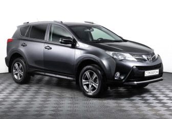 Подержанный автомобиль Toyota RAV4 2015 года (3 фото)