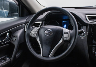 Подержанный автомобиль Nissan X-Trail 2017 года (15 фото)