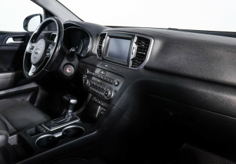 Подержанный автомобиль Kia Sportage 2017 года (8 фото)