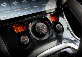 Подержанный автомобиль Peugeot 3008 2013 года (25 фото)