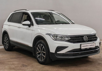 Подержанный автомобиль Volkswagen Tiguan 2021 года (3 фото)