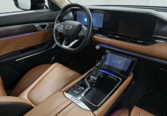 Подержанный автомобиль FAW Bestune T99 2023 года (10 фото)