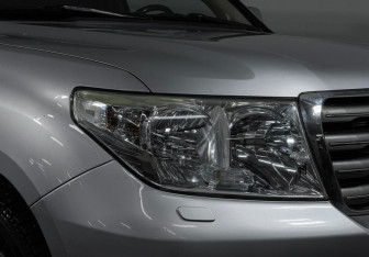 Подержанный автомобиль Toyota Land Cruiser Suv 2008 года (20 фото)