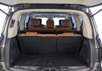 Подержанный автомобиль Infiniti QX80 2018 года (10 фото)