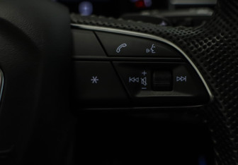 Подержанный автомобиль Audi Q8 2019 года (10 фото)