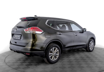 Подержанный автомобиль Nissan X-Trail 2018 года (5 фото)