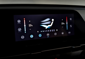 Подержанный автомобиль Omoda C5 2023 года (28 фото)