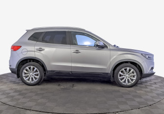 Подержанный автомобиль FAW Besturn X40 2021 года (4 фото)
