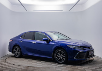Подержанный автомобиль Toyota Camry Sedan 2021 года (3 фото)