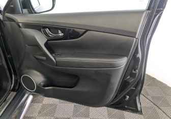 Подержанный автомобиль Nissan X-Trail 2018 года (26 фото)