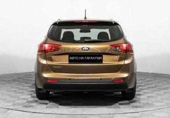 Подержанный автомобиль Kia Ceed Wagon 2015 года (6 фото)