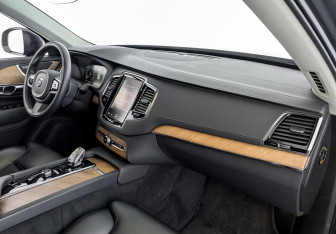Подержанный автомобиль Volvo XC90 2021 года (12 фото)