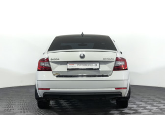 Подержанный автомобиль Skoda Octavia Liftback 2018 года (6 фото)