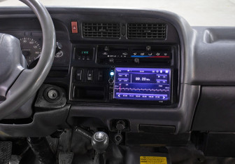 Подержанный автомобиль Toyota HiAce 2002 года (13 фото)