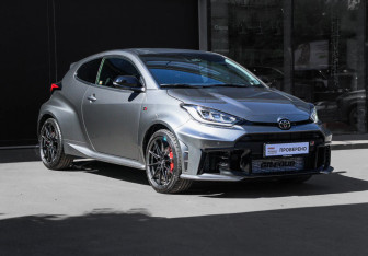 Подержанный автомобиль Toyota Yaris Hatchback 2024 года (3 фото)