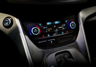 Подержанный автомобиль Ford Kuga 2017 года (28 фото)