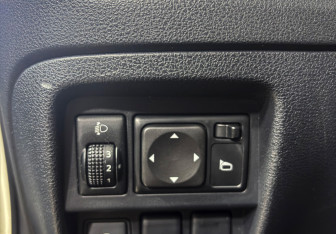 Подержанный автомобиль Nissan Juke 2013 года (16 фото)