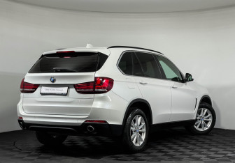 Подержанный автомобиль BMW X5 2017 года (2 фото)