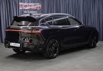 Подержанный автомобиль Voyah Free 2023 года (5 фото)