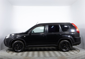 Подержанный автомобиль Nissan X-Trail 2012 года (8 фото)