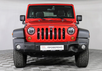 Подержанный автомобиль Jeep Wrangler 2011 года (2 фото)