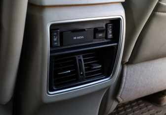 Подержанный автомобиль Nissan Murano Suv 2017 года (10 фото)
