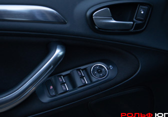 Подержанный автомобиль Ford S-MAX 2011 года (15 фото)