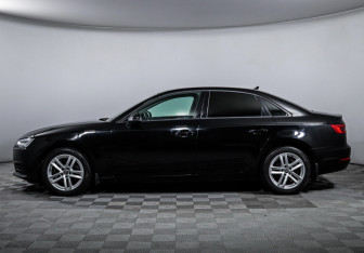 Подержанный автомобиль Audi A4 Sedan 2017 года (8 фото)