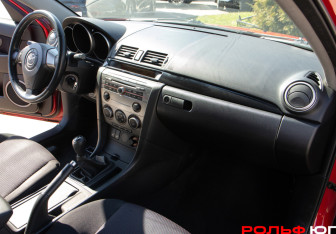 Подержанный автомобиль Mazda 3 Hatchback 2006 года (7 фото)
